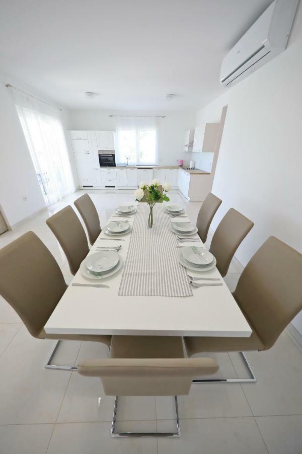 Apartmani Vlado Mitar Sukošan Esterno foto