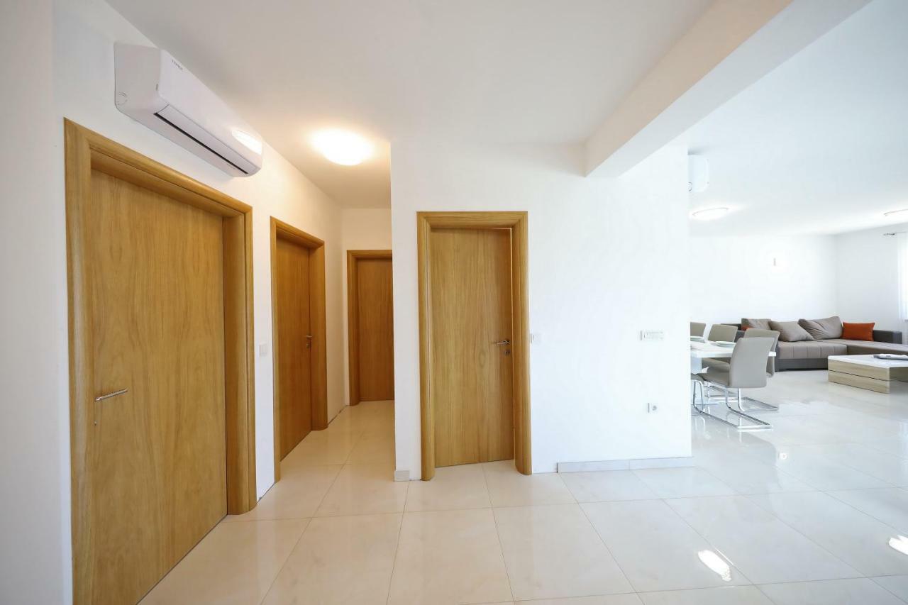 Apartmani Vlado Mitar Sukošan Esterno foto