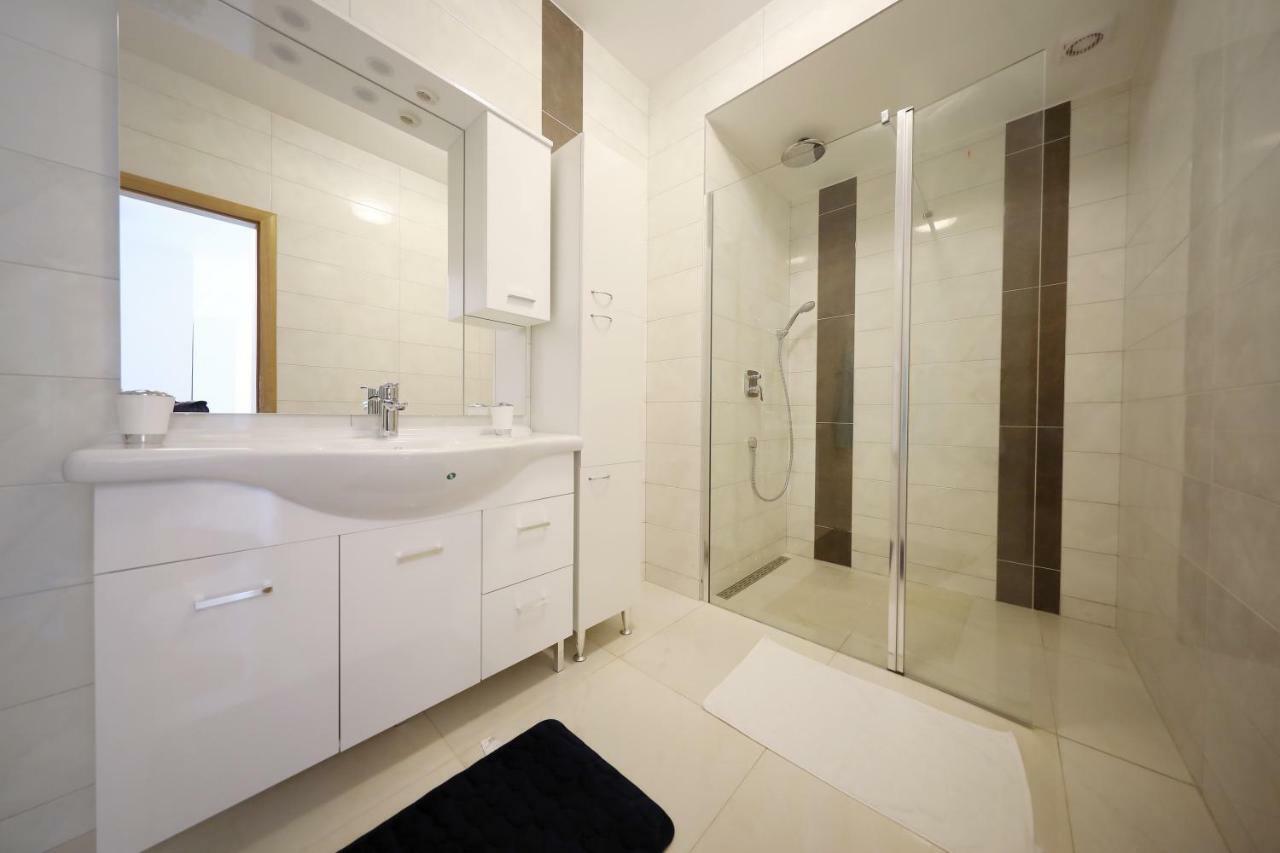 Apartmani Vlado Mitar Sukošan Esterno foto