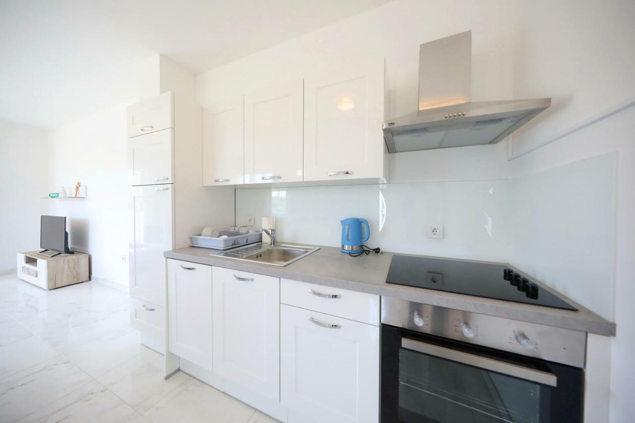 Apartmani Vlado Mitar Sukošan Esterno foto