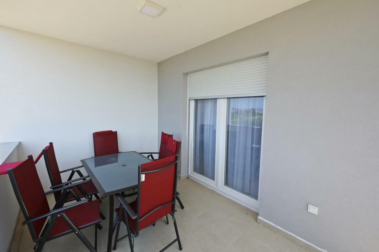 Apartmani Vlado Mitar Sukošan Esterno foto