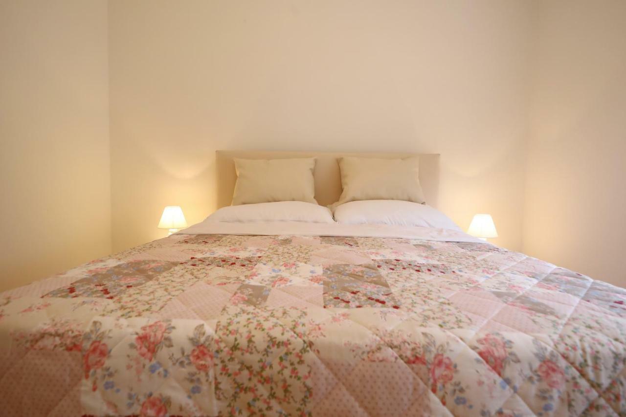 Apartmani Vlado Mitar Sukošan Esterno foto