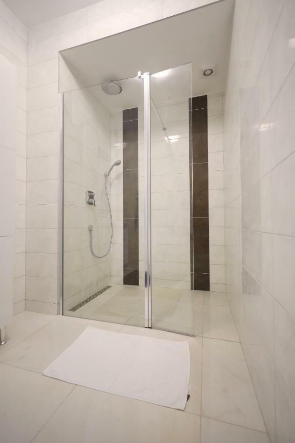 Apartmani Vlado Mitar Sukošan Esterno foto