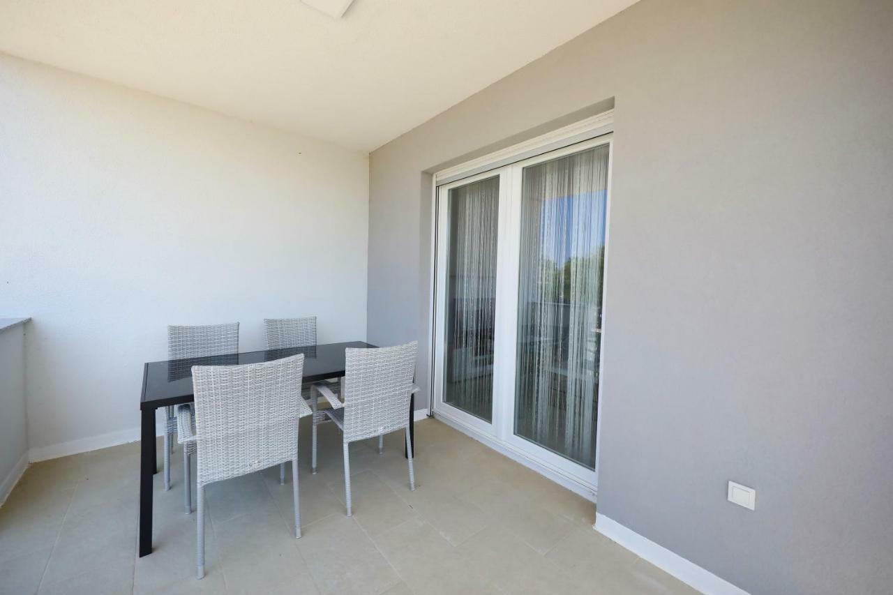 Apartmani Vlado Mitar Sukošan Esterno foto