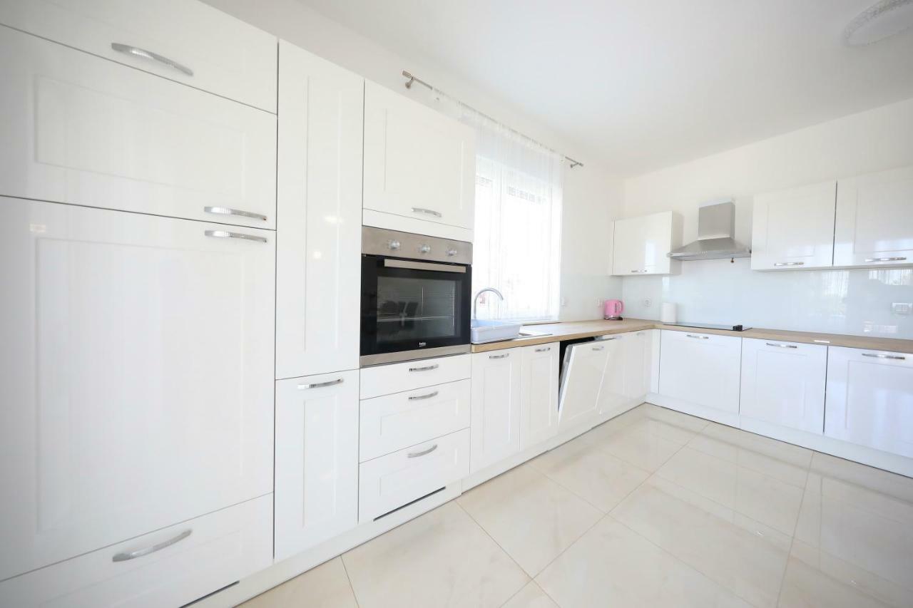 Apartmani Vlado Mitar Sukošan Esterno foto