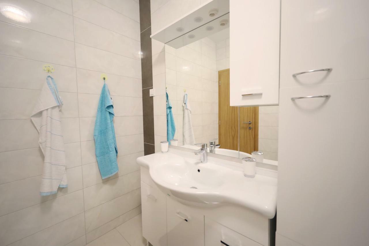Apartmani Vlado Mitar Sukošan Esterno foto