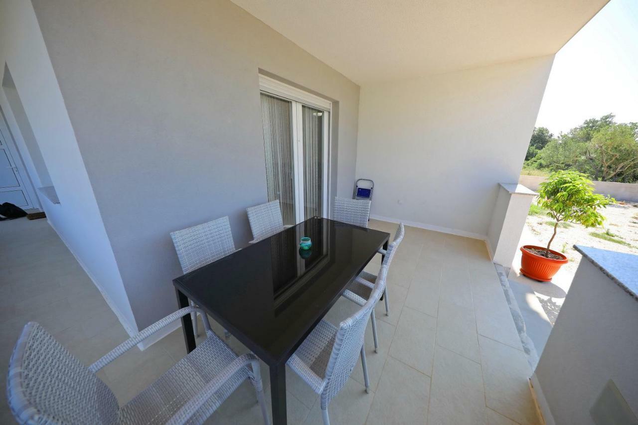 Apartmani Vlado Mitar Sukošan Esterno foto